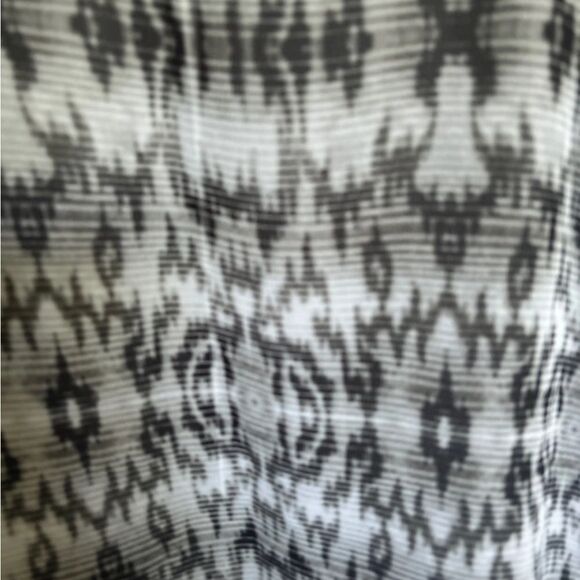 Black and gray patterned sheer shirt - Picture 2 of 4